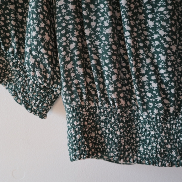 American Eagle Cottagecore Green & White Puffy Sleeves Top - Picture 4 of 8